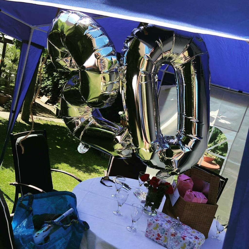 jonjarn's tweet photo. Precelebration for @linnjarnsater, yay! 🍾🍾🍾 20 frekkin years tomorrow, no more teenagers in the house 🙂 loveya sweetie ❤️ https://t.co/ezhtTOmINb https://t.co/soTqSvjrDf