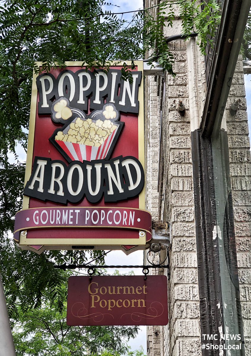 TMCNEWS's tweet photo. From our #ShopLocal #EatLocal files: On Monday, I stopped & chatted with the owner of “Poppin Around Gourmet Popcorn” in Vermillon. I ended up leaving with a bag of cheddar cheese, a bag of Carmel/Peanut and some cinnamon pecans.
All of which were fresh & very tasty.
#PopLocal https://t.co/y8siObe4fv