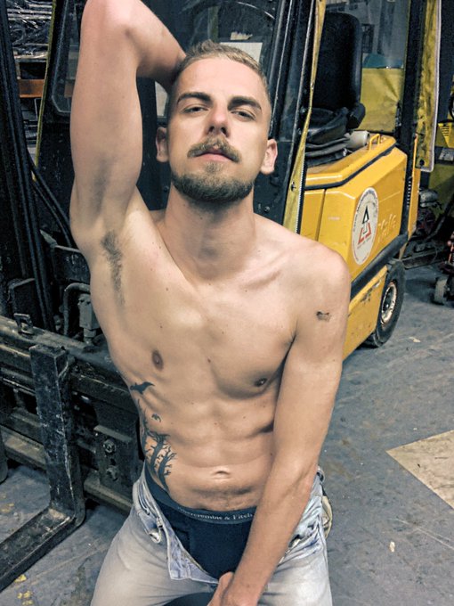 ?A new hot filthy video is online now! 

?https://t.co/l0GAdtFIC2?

@BritXXXmodels
@scallysex
@hotmalestuds
