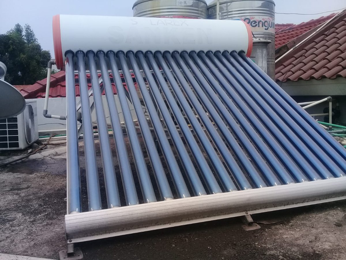 pemanasairsolar's tweet photo. Konsultasikan solar water heater Anda agar sesuai dengan keinginan Anda. Kapasitas, jenisnya bahkan lokasi pemasangannya  dan sebagainya. WA saja 087823659247
#solarwaterheater https://t.co/ki5GWg3AG0