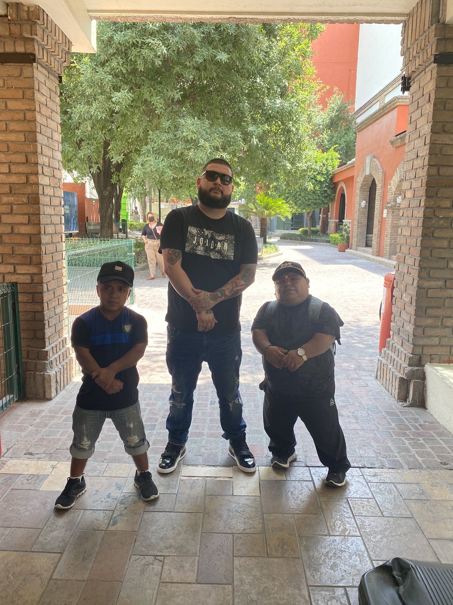 lamolechida's tweet photo. Mi nuevo grupo de Hip hop se llama Media Rima https://t.co/9PZxU82ELB