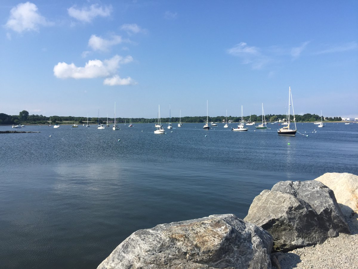 benwilcoxtv's tweet photo. Beautiful night to enjoy dinner by the water in wickford. @NorthKingstown @paulabrownell #summerinri https://t.co/yaO06t9Pxg