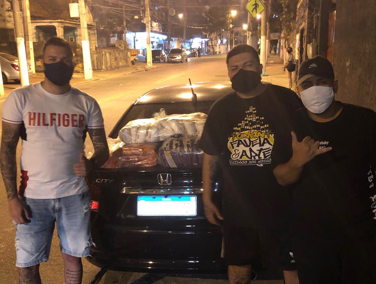 Hoje recebemos as doações da Live do <a href="/djrgoficiall/">Dj RG</a> mais um que esta somando com a gente durante esta pandemia, em breve tem outra live dele, é só acompanhar nas redes sociais.
.
#ConexãoFavelaEArte #CuidandoDosNossos #Covid19NasFavelas #SantaRosa #Niterói