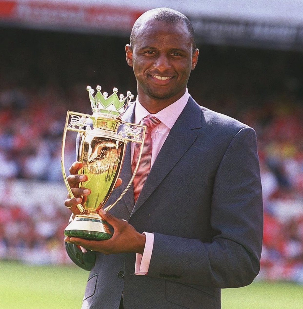 Happy Birthday to the greatest midfielder to grace the premier league Patrick Vieira enjoy your day king 