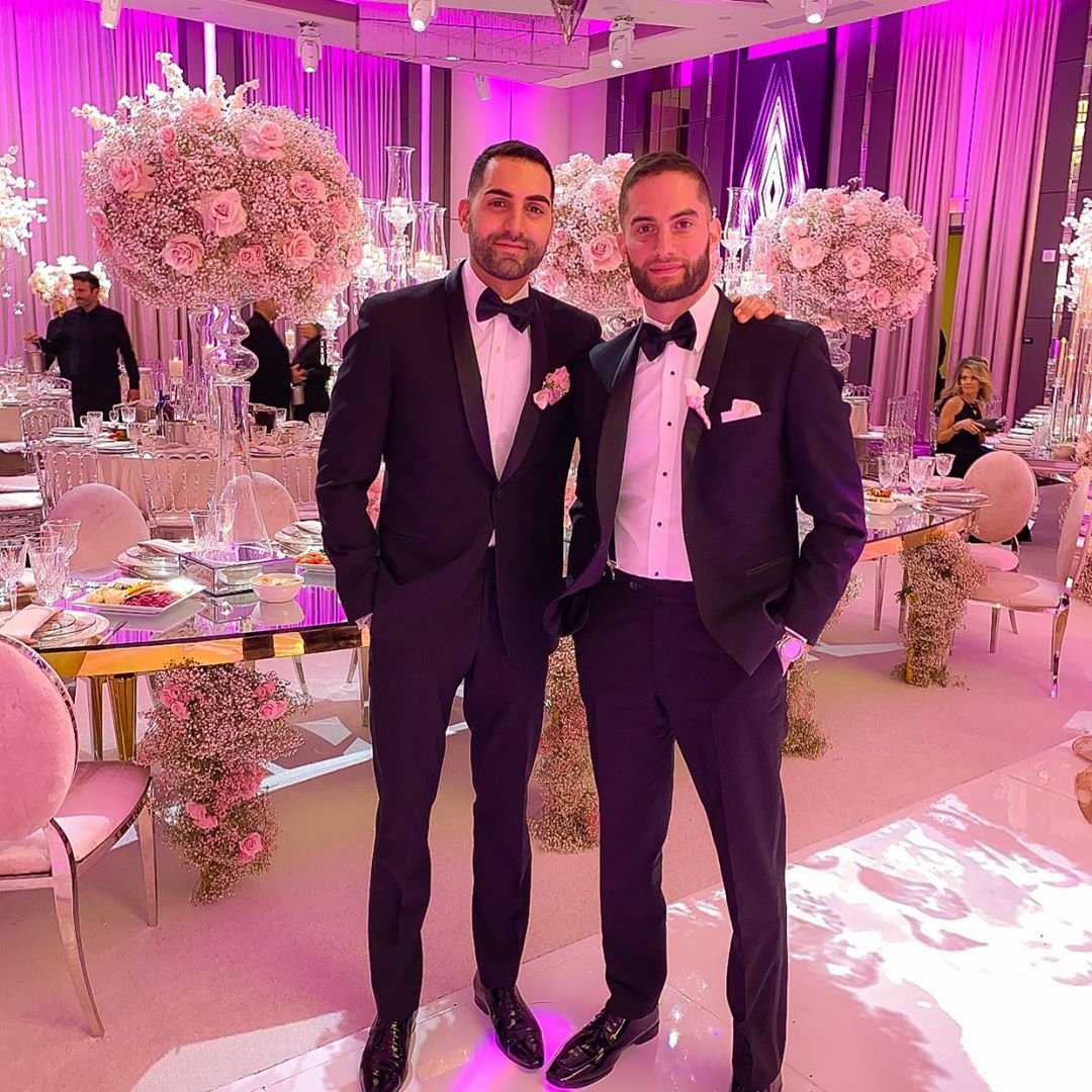 LABanquets's tweet image. A #groom couldn't do his big day without his #bestman by his side. 😎#LABanquets
Photo by: @SeanSalci on Instagram