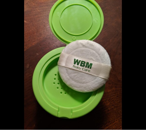 WBMBabyCare's tweet photo. #WBMBabyCare baby powder talc free
The #powder arrives in a ziplock inside the screw-off top, which also is perforated so the powder can go through on to the puff. There is no scent, which is great.
https://t.co/R8DhCw7rF6
#babycare #babypowder #wbmbabycarepowder #talcfreepowder https://t.co/n43WOhDx2r