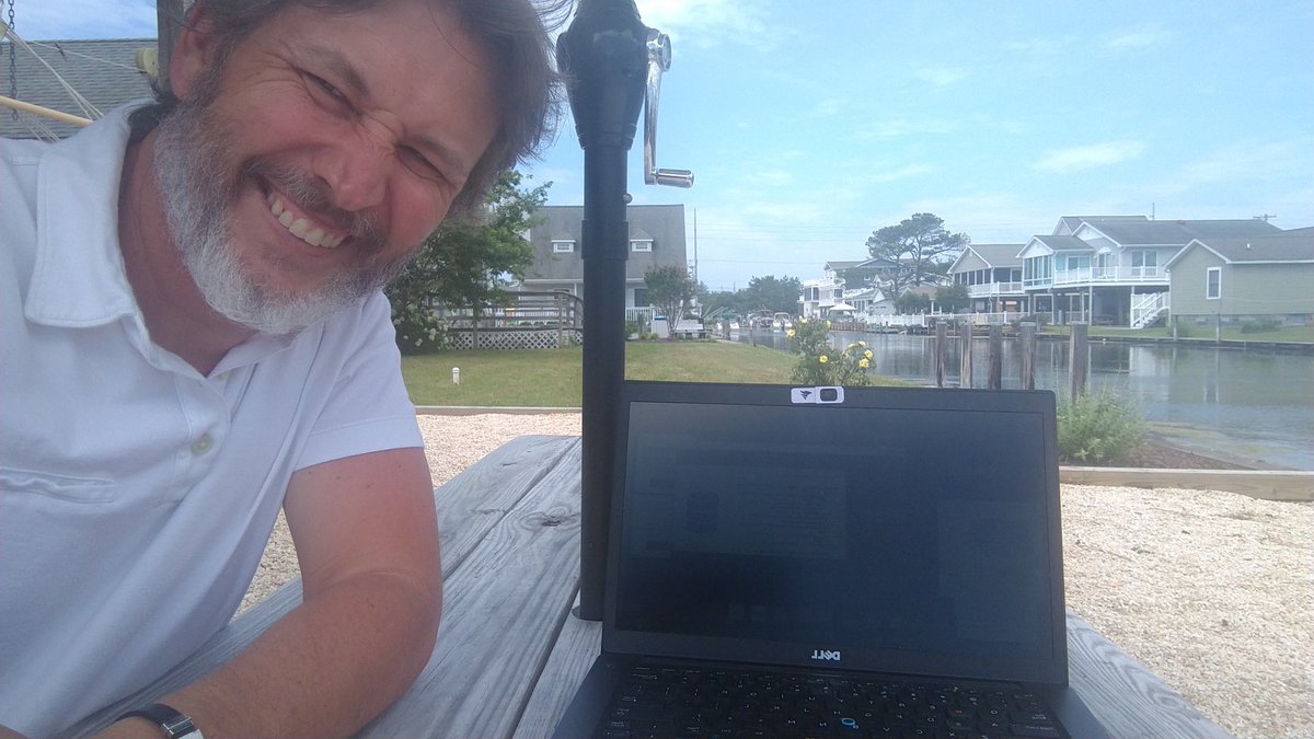 TinMann0715's tweet image. Pulling off the Old Man &amp;amp; the SeaGoing look for #ASUGFORWARD while remote working from the beach. Shhh! @PaulKurchina