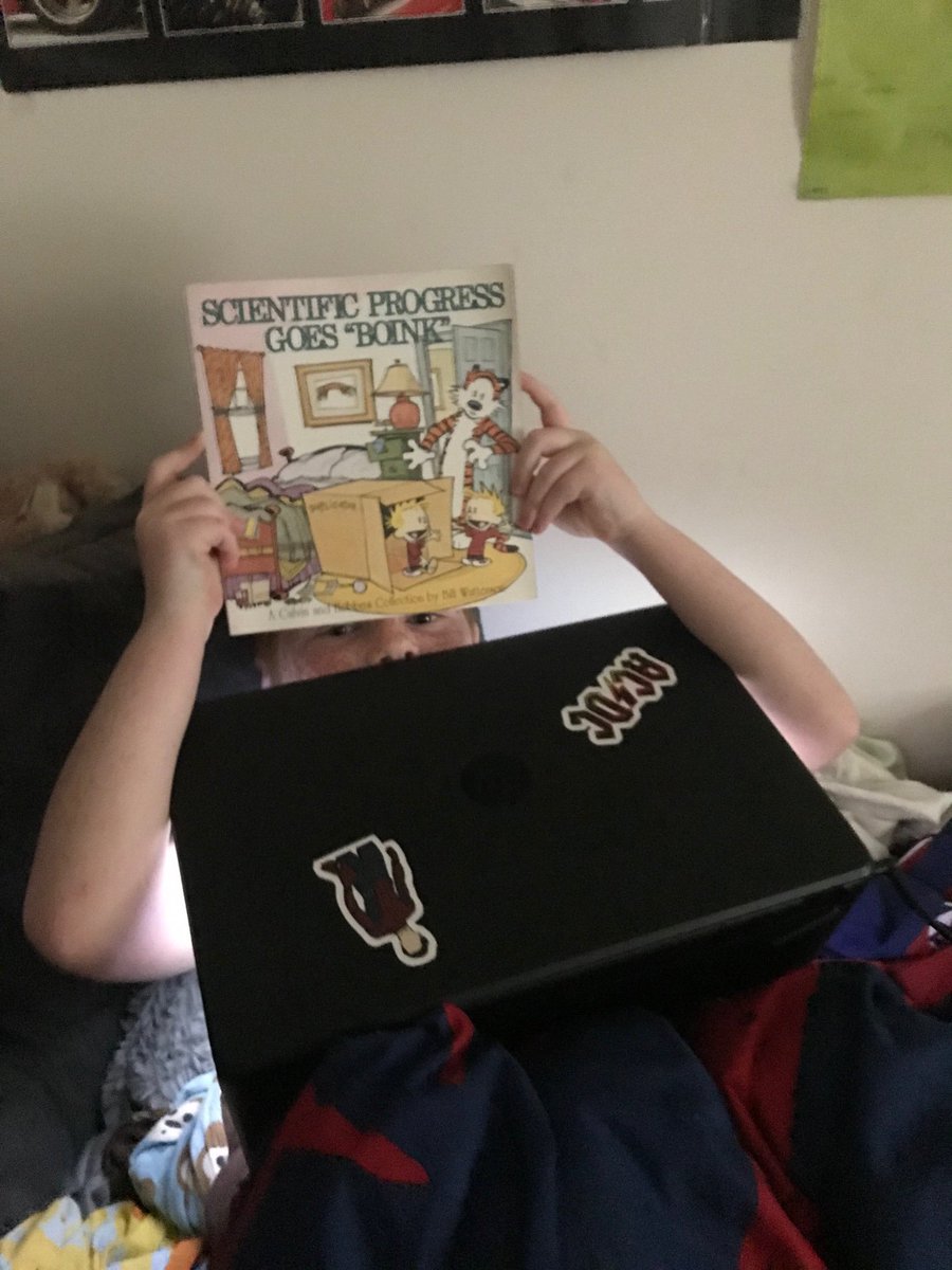 loopingSHEteam's tweet photo. A rainy day☔️ = A perfect reading day📚 #ReadersAreLeaders https://t.co/s0kiiIdSAm