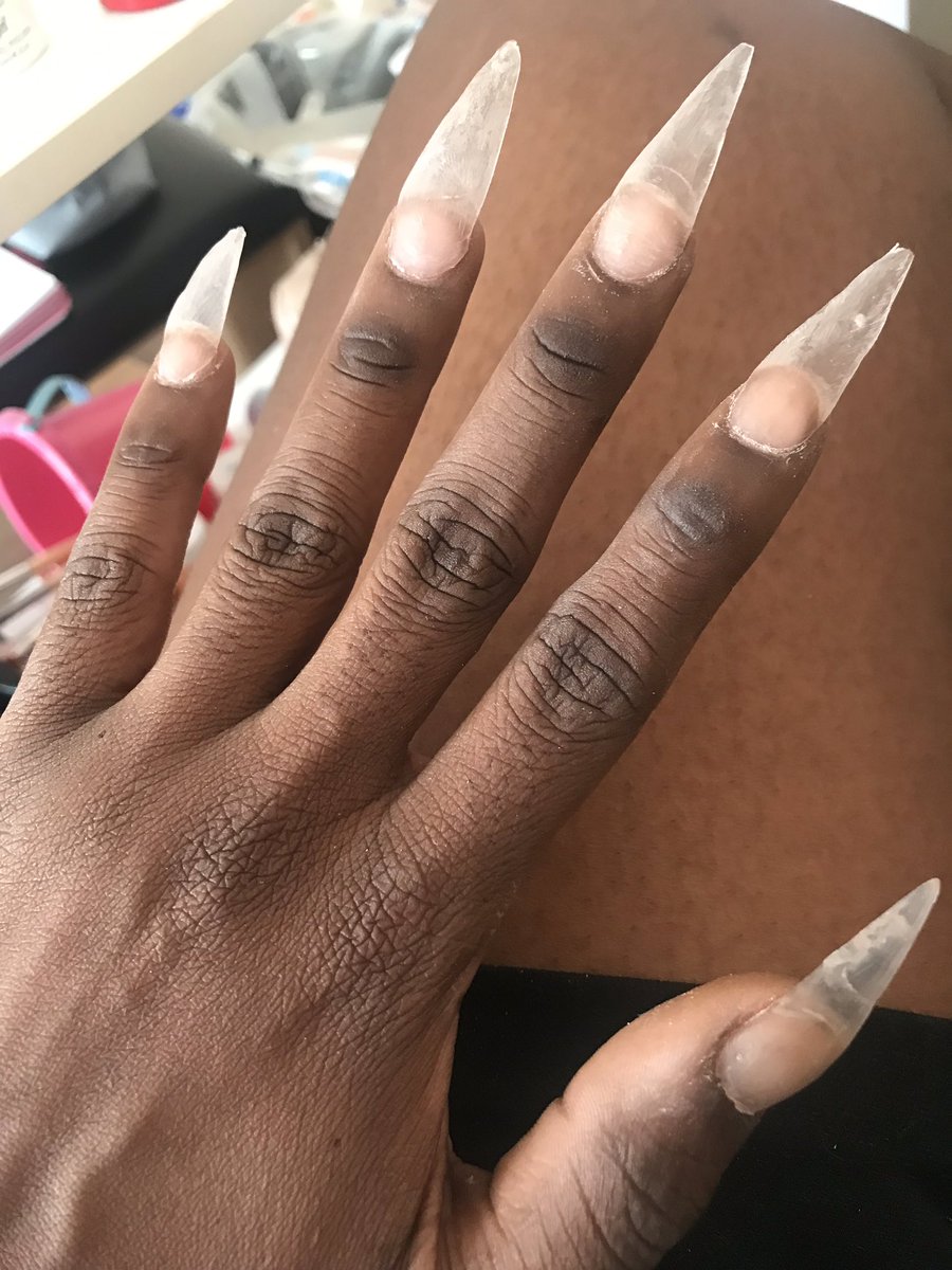 _ilas_aiban's tweet photo. Played around with some gel polish, she came out cute or wateva.. My CandiiCane Setπ¬ππ #NSNails #NailTech https://t.co/5FdZiiNG55