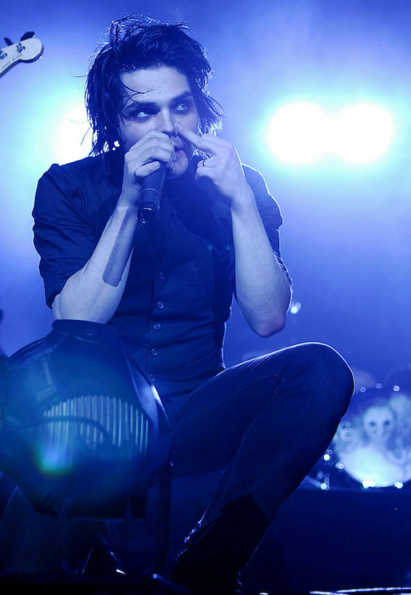 a thread of gerard's black waistcoat from 2007 aka my favorite look