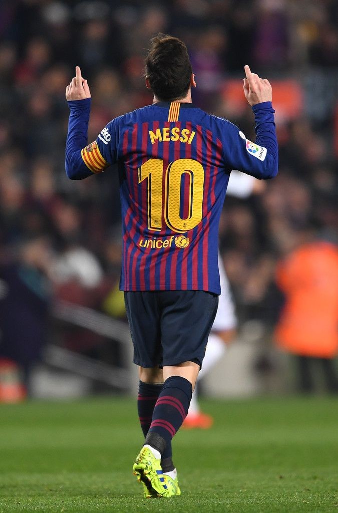 Happy Birthday to Lionel Messi 10    One of the best player in the world... 