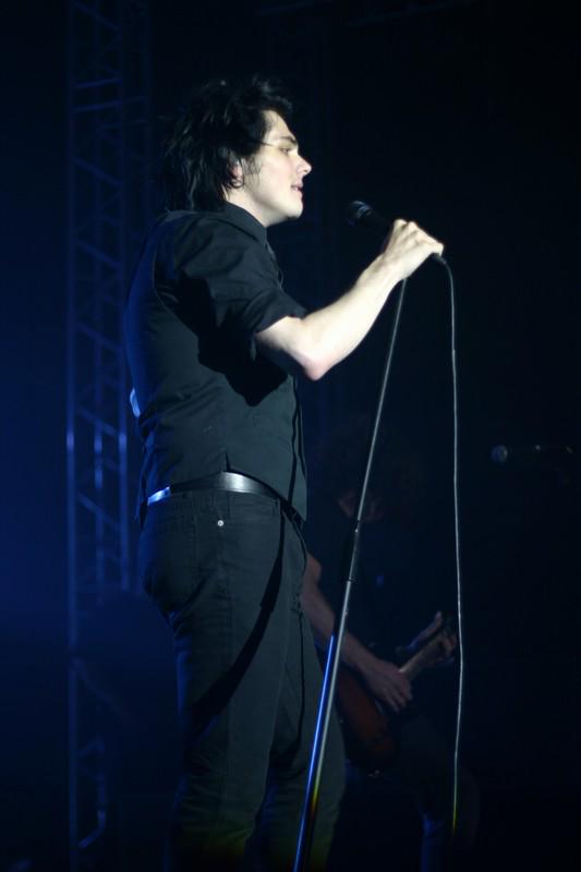 a thread of gerard's black waistcoat from 2007 aka my favorite look