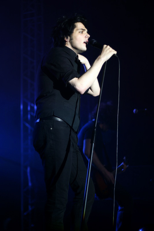 a thread of gerard's black waistcoat from 2007 aka my favorite look
