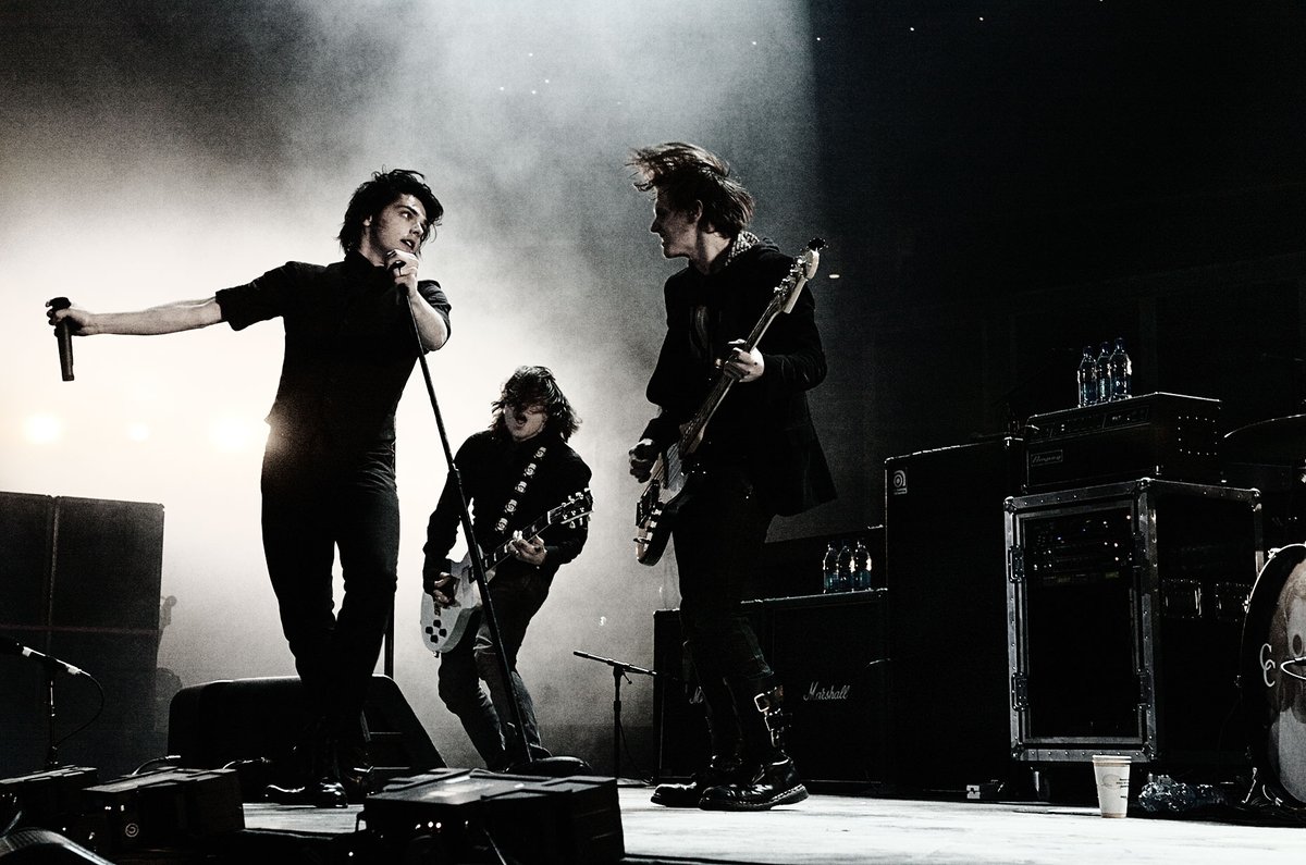 a thread of gerard's black waistcoat from 2007 aka my favorite look