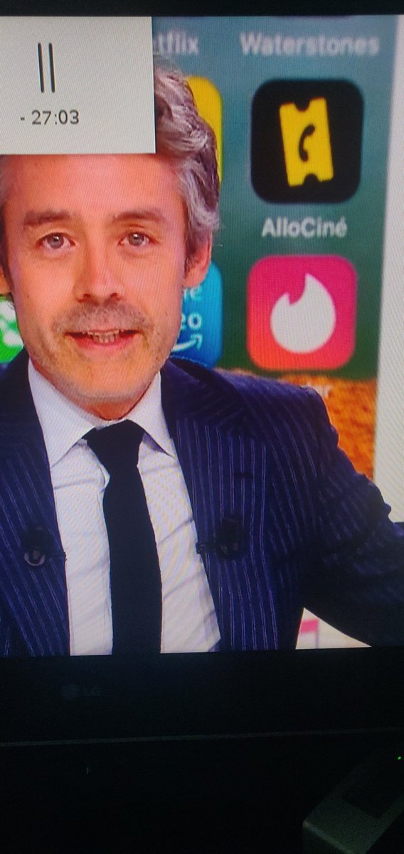 ls_mta's tweet photo. Retrouvez Yann #barthes sur #Tinder ! 😂😂😂

#quotidien 
#yannbarthes https://t.co/PfcMVTZDCf