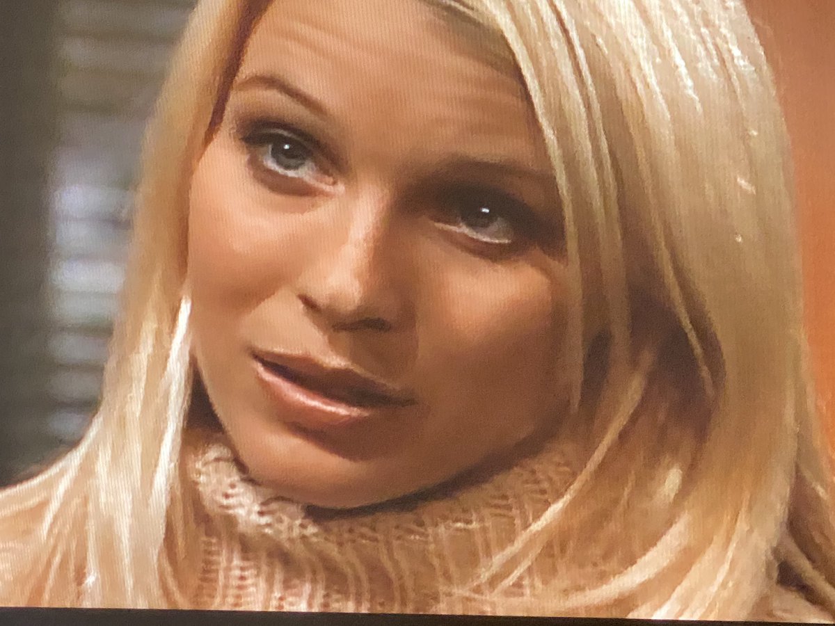 4ToniaHughes17's tweet photo. Did she bat those eyes and just offer me.... nahhhh #NotEven24Hours #GH
#GH https://t.co/9xJleDVfnO