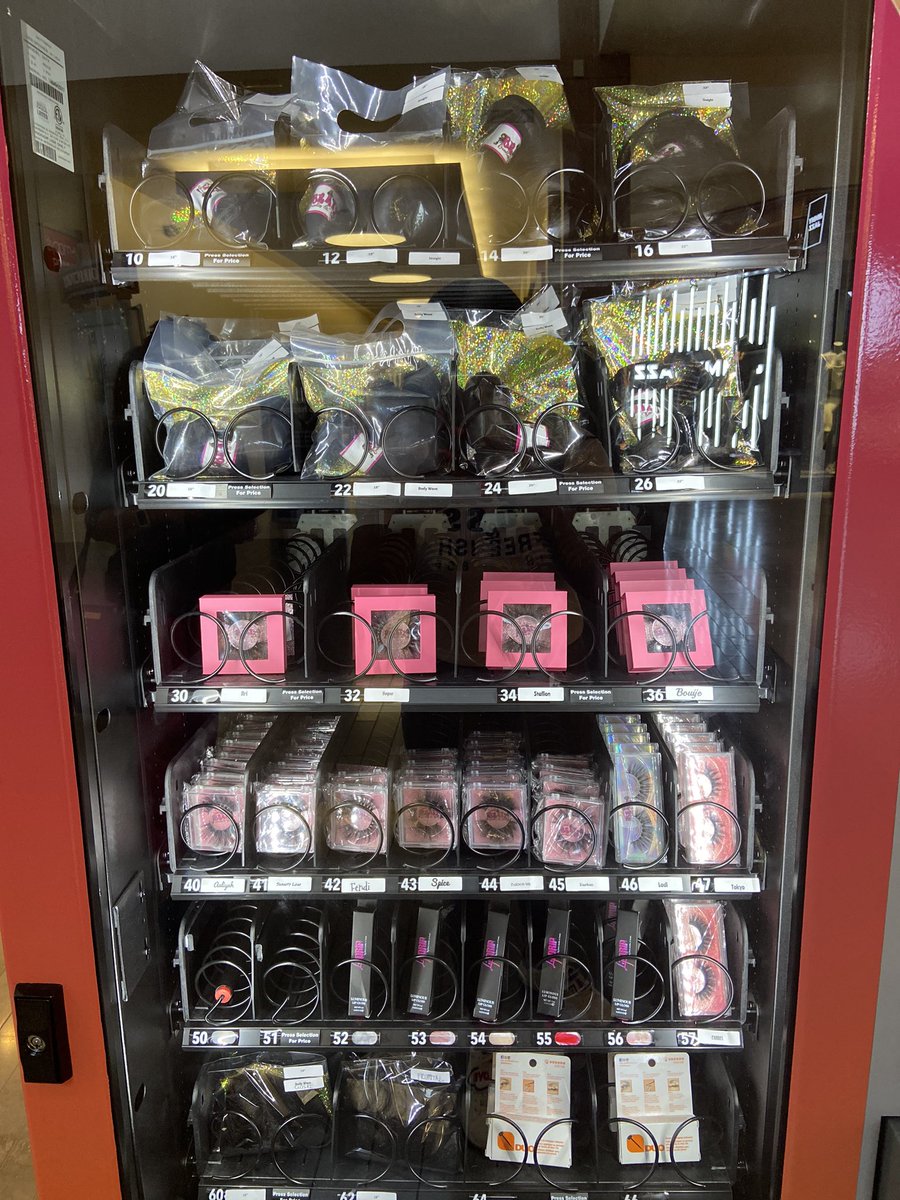 kaydr_'s tweet photo. @waydamin I’m 18 &amp; have two vending machines that have bundles, lashes, lipgloss &amp; MORE! One is located in Anderson Mall, in SC and the other is in Augusta Mall in GA! 💕 been im business for about a year &amp; 6 months. The websites is https://t.co/NhIffd0keq everything is currently on sale! https://t.co/feGpvxJfnw