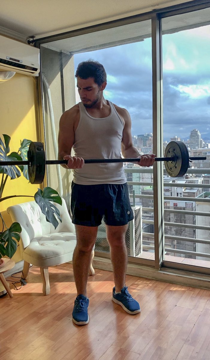 GustavChopin's tweet photo. Me encantó que saliera el sol! Aproveché la hora de almuerzo para hacer #BodyPump100 #lesmills https://t.co/kMYtUnkdPK