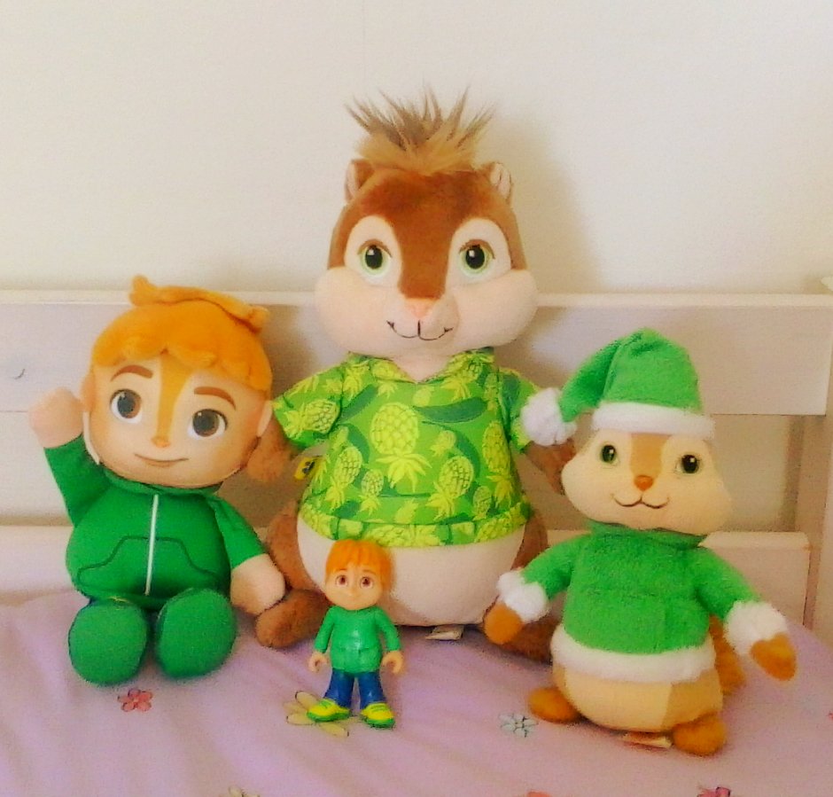 Chipettes_Rule's tweet photo. @desmondwinborn4 @officialalvinnn @AlvinMovies
#AlvinAndTheChipmunks #Collector #Plushies #Dolls #Figures #TheChipmunks #TheChipettes #Collection #AATC #AlvinAndTheChipmunksCollection #AlvinAndTheChipmunksCollector #Vintage #Retro https://t.co/YeKtPg1z1n