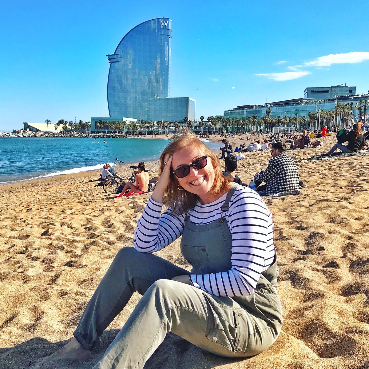 FootstepsontheG's tweet image. Remember when we could go on holiday and ya know...go new places...see new stuff...do new stuff...just anything...new 😂😭 I cannot WAIT to get back to travelling!!
Where is the first place you want to go when we’re let out? 😄 🌎🏃🏼♀️🎒#ttot #barcelonetabeach #barcelona #whotel