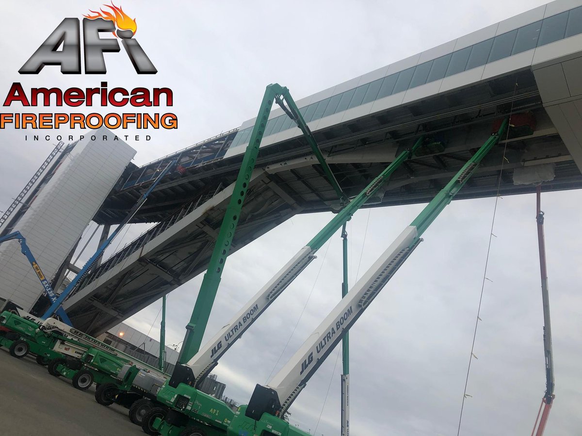 AFireproofing's tweet image. 🔥#TransformationTuesday Progress shots of our guys working on the @flySEA pedestrian bridge this past week. #fireproof #fireproofing #sprayappliedfireproofing #seatac #airport #fireproofingcontractor #dailyconstruction #constructionlife #isolatek #carboline @carboline @Isolatek