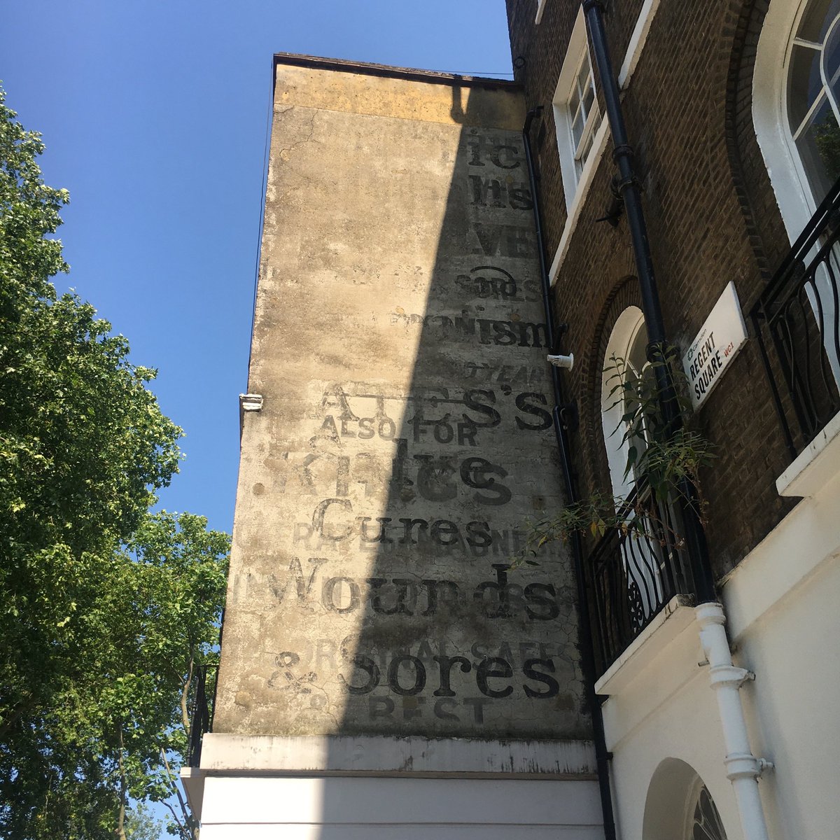 janeslondon's tweet photo. This #ghostsign in #regentsquare always brings a smile to my face. Bates’ sticky plaster and King’ carbonated drink. Fascinating products. Really. Find out more my KX ghostsigns guided tour https://t.co/zRDQuNakiI https://t.co/7RAnTmCqWe