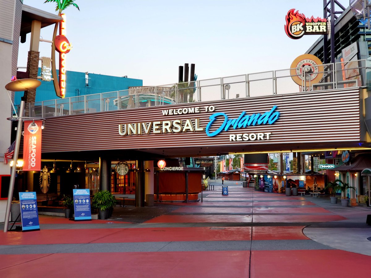 Love where you work, and it'll never feel like a job! 💙💙💙
#UOTM #UniversalOrlando #Lucky