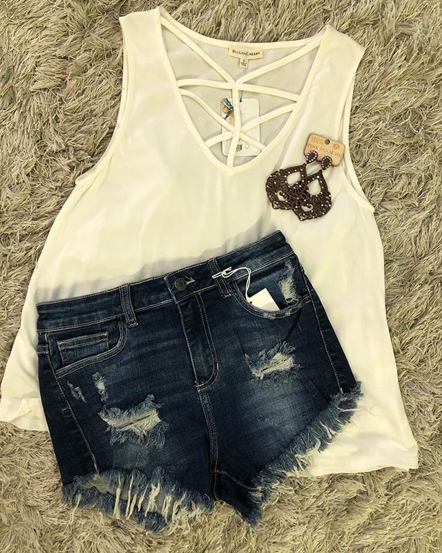 vntgdrgnfly's tweet photo. 😍Look what finally arrived😍
-Dark Wash Distressed Cello Shorts-
• They do run small. 
Come see us these shorts will go fast!! https://t.co/pn5EYQUqEY