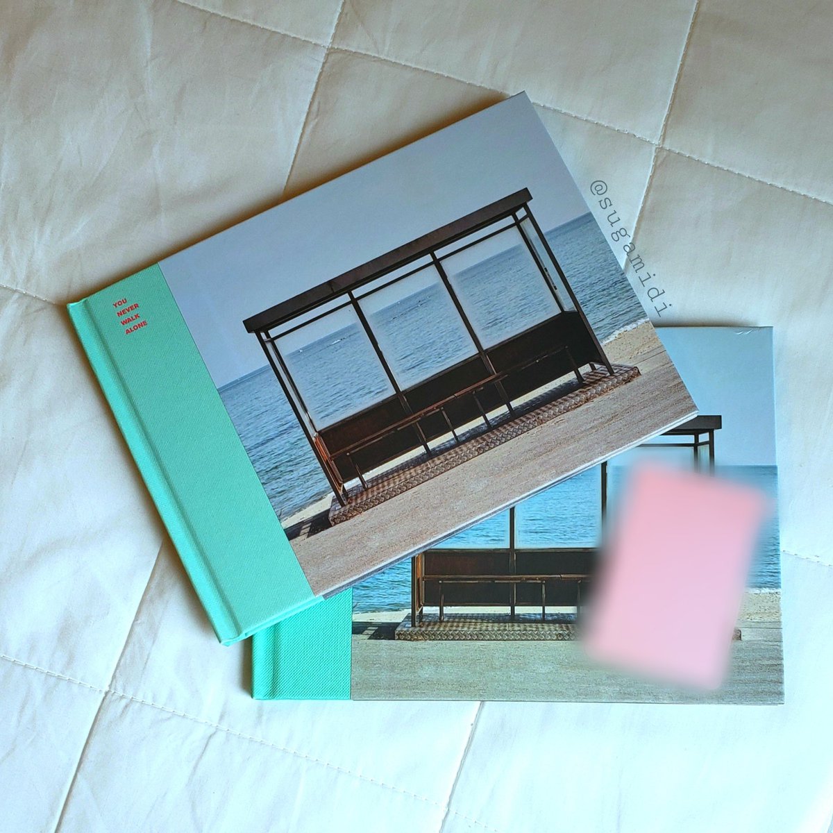 sugamidi's tweet photo. ww bts album giveaway!! bc weverse sent me the wrong album :/

one winner gets blue YNWA with a random photocard

> rules 
• rt + like
• must be following me
• reply with a pic of your bias

> worldwide
> ends once i receive the correct album https://t.co/kOVd2tk2Dh