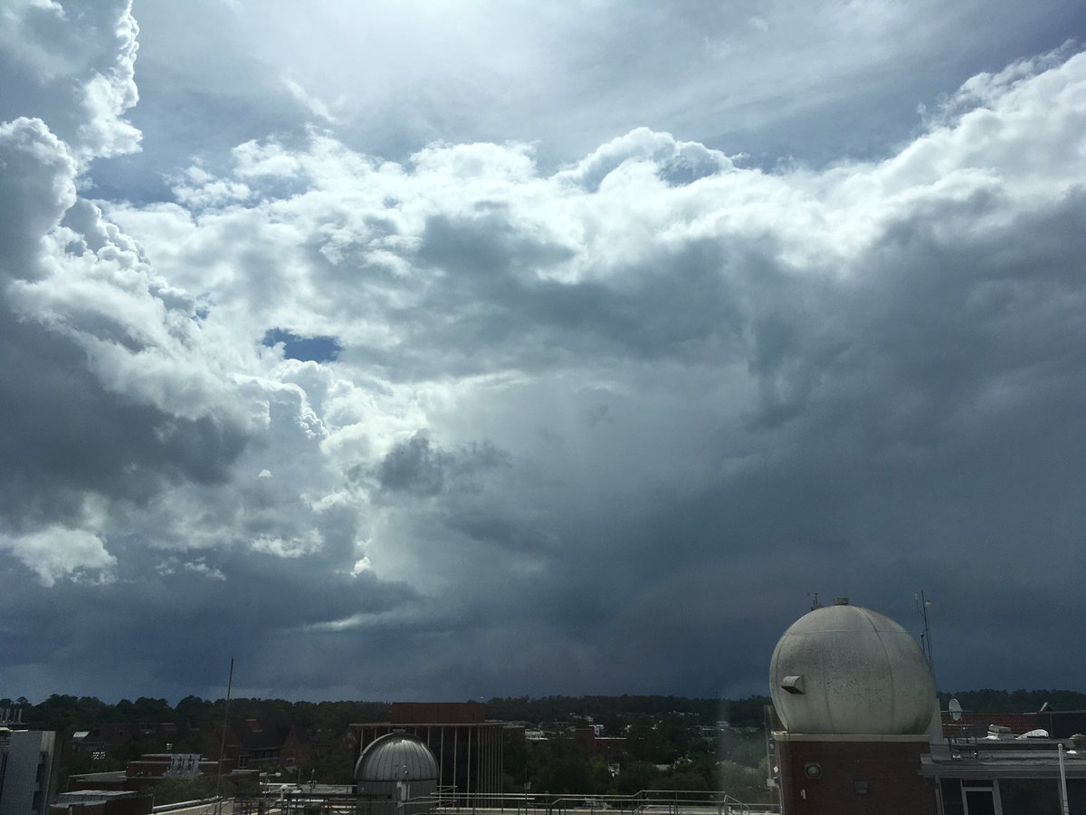 FSUWeather's tweet photo. 4:22PM - More storms on the way Tally! Rain will start before 5:00 and will be heavy in some spots around town. #FSUwx https://t.co/puMUr6a0VO