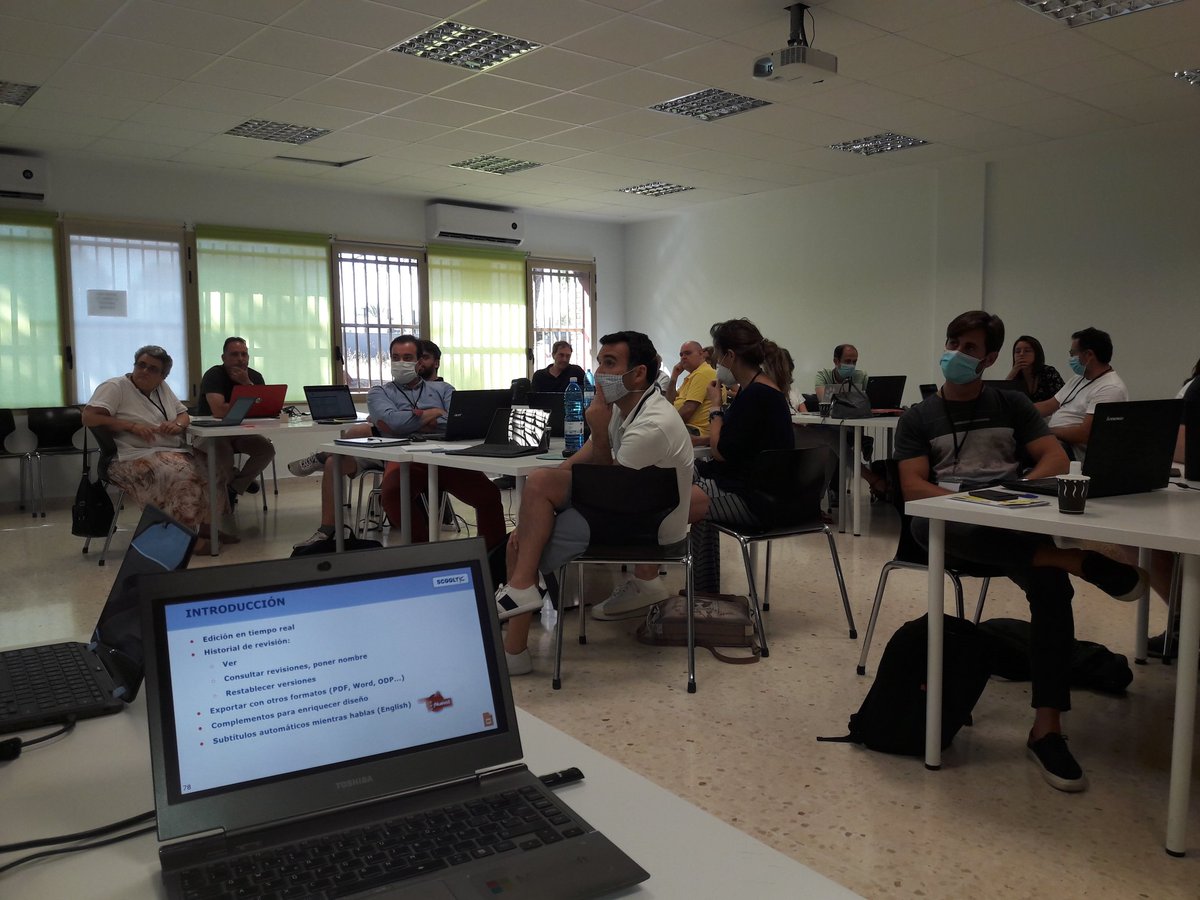 ScoolTic's tweet photo. Sergi Lopez como director de tecnología informa: RT ScoolTic: Hoy hemos disfrutado un montón con todos los profes que se han animado a preparar su #googleducatorlevel1 con nosotros. Aprendizaje y diversión de la mano. #BootcampScooltic https://t.co/IEmw9tlW3r