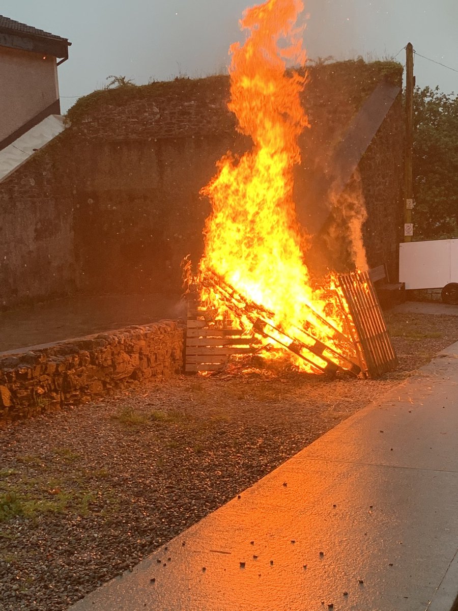 ⁦<a href="/GlenvilleGAA/">Glenville GAA Club</a>⁩ bonfire nite for the 2499th year in a row . Smallest crowd since 1349. Glenville always takes pandemic seriously. Roll on the big one next year
