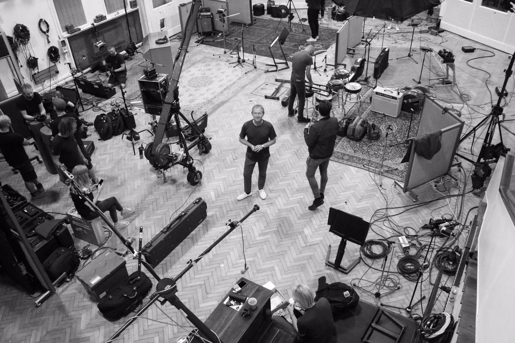stevecradock's tweet photo. Couple of days promo recording @abbeyroad and a little session at Black Barn for @zoeball @bbcradio2 tracks from @paulwellerHQ new album “On Sunset” ❤️✌🏽🌈✊🏿

#zoeball #paulweller #stevecradock https://t.co/WUm6zULLOB