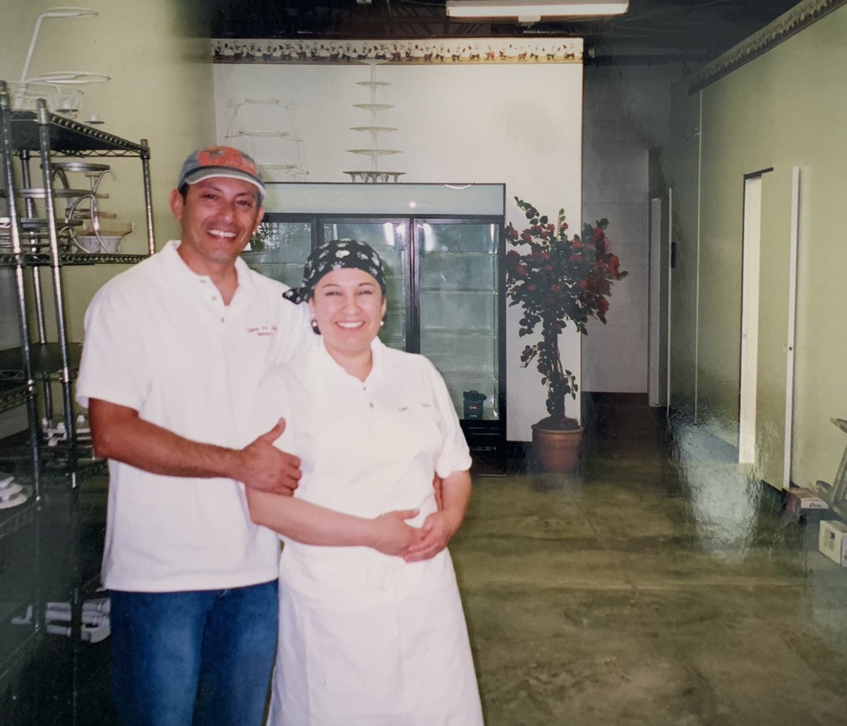 DianaPaulinaLo1's tweet photo. Something my immigrant parents did without knowing any English &amp; no college? THAT!! I just want to give a quick shout out to my amazing parents who now own one of the top rated panaderías in SLC! 😭 I am so proud of them! #supportlocalbusiness #supportsmallbusiness https://t.co/a8oIC50TKt