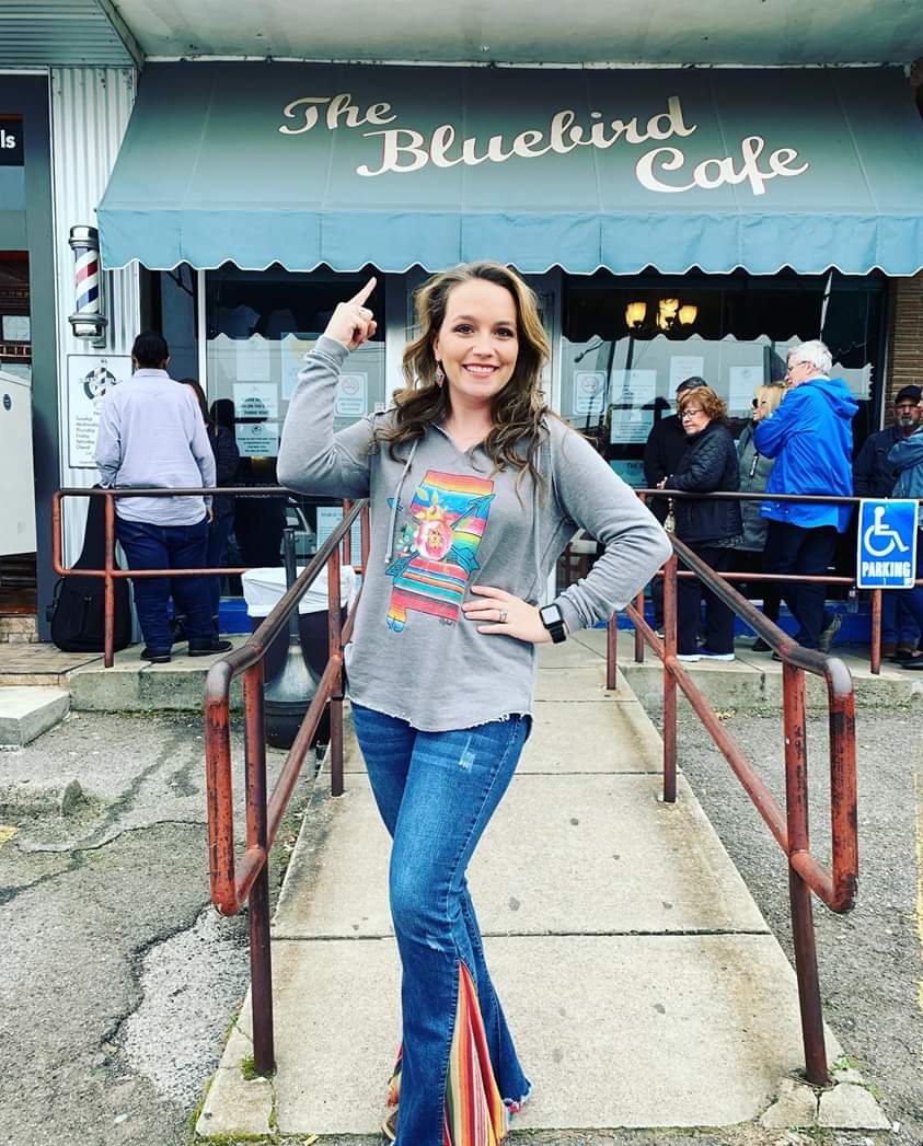 WhyMultiple's tweet image. Jessie Lynn @ The Bluebird Cafe in Nashville . The only way is up .... jessielynn.net