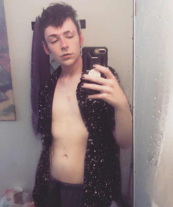 https://t.co/d2iluOBumn my account needs love.. only 4.20 per month with the promo ? #femboy #onlyfans