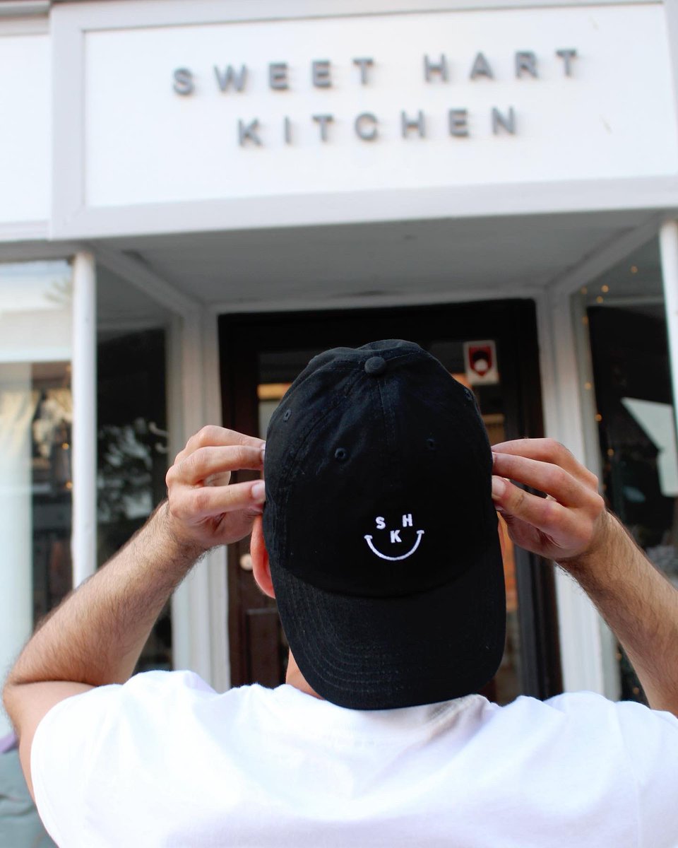 SweetHartTO's tweet image. Hot off the press! SHK merch is here just in time for summer! Find more information &amp;amp; details in the link below! With every sale, 10% will be going towards Good to be Good Foundation’s Women’s Relief Fund. Thank you for your support! 🌺✨ sweethartkitchen.com/merch