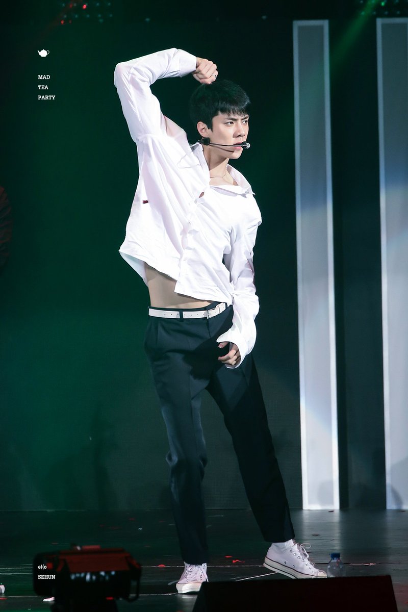 sehun's waist; a thread   —  for your decaying souls