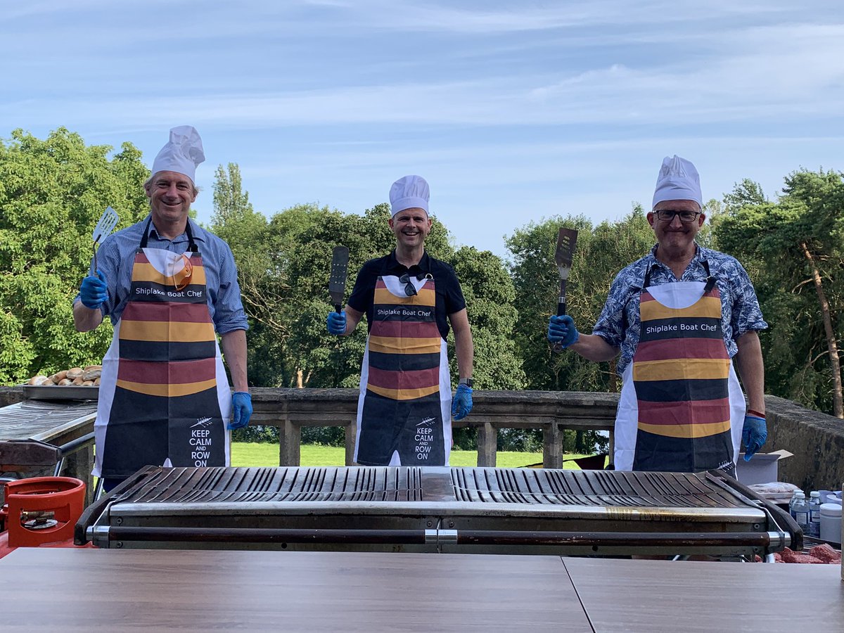 ShiplakeWelfare's tweet photo. #Shiplake3Goodthings
1. First reacquaint evening. So good to see pupils!
2.  Flipping burgers with great colleagues!
3. Hanging up bunting with The Rev. @ChrisBr82120641
#ShiplakeInspirational #ShiplakeInclusive https://t.co/M2yVix6BE3