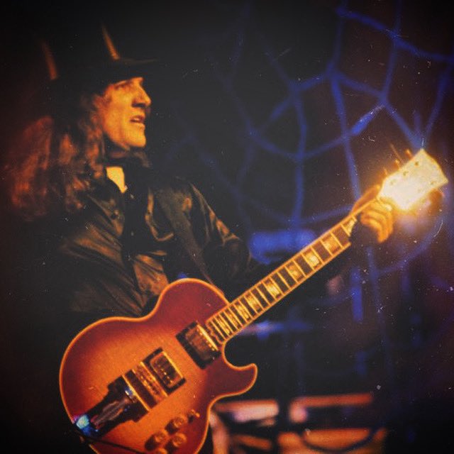 RitualGuitar's tweet image. Hard rock stage and session ace Dick Wagner has left the building.  
Born of the post-psychedelic Michigan music scene, Wagner starred with Alice Cooper and Lou Reed, but also lent craft to Aerosmith, KISS, Peter Gabriel, Nils Lofgren, Hall and Oates and others. #DickWagner