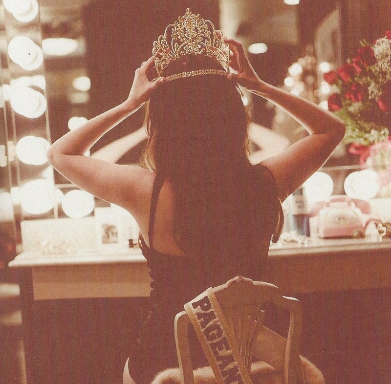 OnAirJake's tweet photo. Happy 5 years to #PageantMaterial πΈπ»β¨ This album is so nostalgic for me, and v underrated. I saw @KaceyMusgraves perform it a few times, but what I remember most (kinda) is being LIT at the 2015 CMA Awards afterparty & telling her how she should've won Album of the Year for it. https://t.co/pD8l5eoiHd