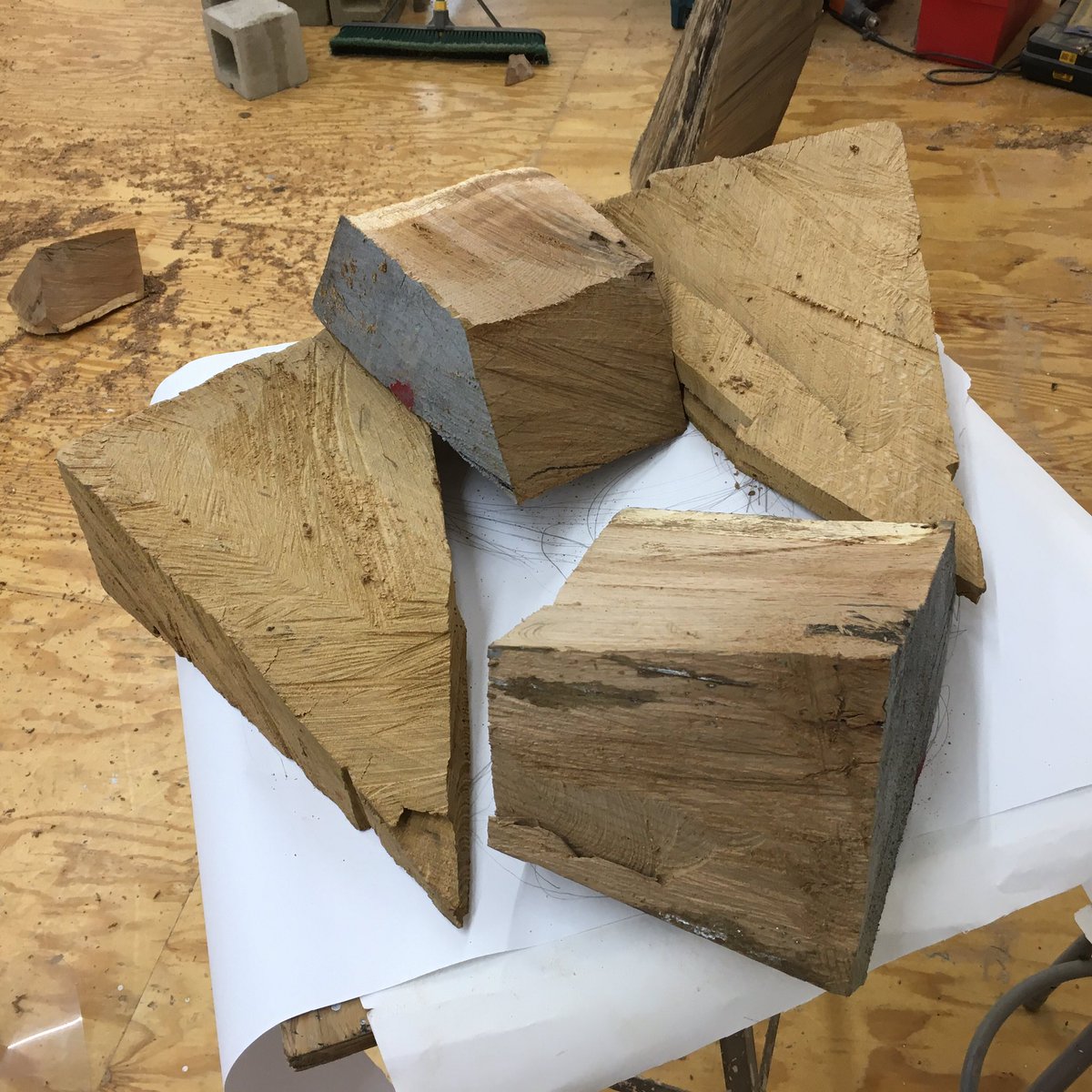 AndyMoerlein's tweet photo. A COMMISSION. In these socially isolated times: "Dear friends from high school..." "something to show them - even though we're apart, we're together." "each stands on its own, but together they become a whole." I am so inspired by this challenge. Please watch for daily posts... https://t.co/CWAHcRvih4