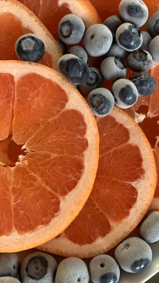 JJufko's tweet photo. It’s a #fresh #fruit on a #summer #day kinda #vibe. #Vegan #Florida https://t.co/qTr48NjyW8