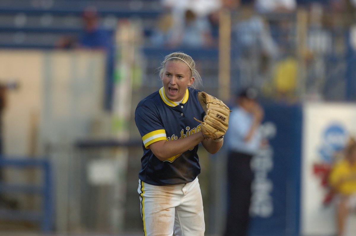umichsoftball's tweet photo. Marx, Merchant Power Michigan Past Bruins at WCWS.

RECAP » https://t.co/4zoCUWghz3

#WCWS2005 | #GoBlue https://t.co/4kDvu6iL1L
