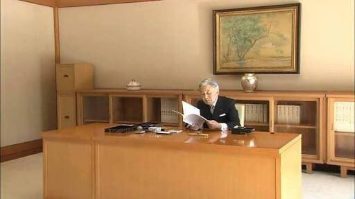 1) İstanbul Valiliği çalışma odası

2/3 Almanya ve Japonya Başbakan çalışma odası

Kişi başına düşen ortalama milli gelir.

Türkiye 🇹🇷: 9.132 $
Almanya 🇩🇪: 48.500 $
Japonya 🇯🇵:40.500 $