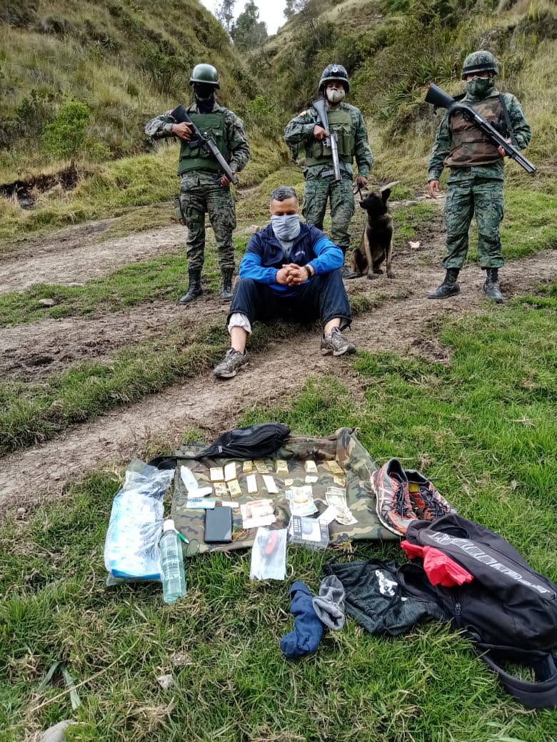 Fuerzas Armadas del Ecuador tweet media