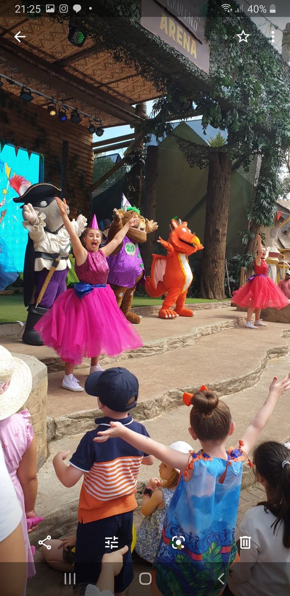 CarlieSmith1989's tweet photo. Millie enjoyed listening to Zog today @MrsWoodward_Rec and doing some work thank you so much for keeping the kids going. We love going to chessington seeing Zog and the Gruffalo hopefully we will go back soon #malvernprimary #bestschool #bestteachers https://t.co/yAKa73g3e2