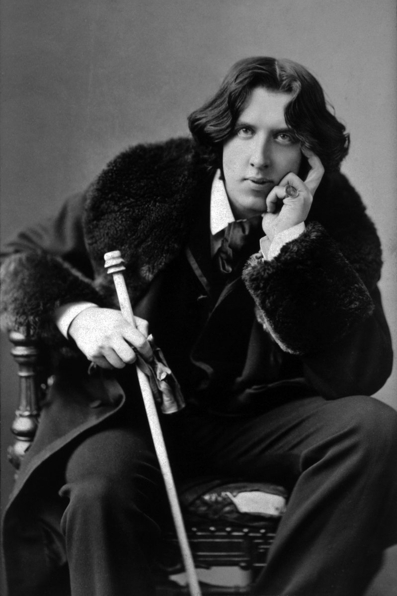 7. OSCAR WILDE Oscar Wilde was an irish poet and playwright, born in the 19th century, author of well-known books such as The Picture of Dorian Gray. Even though Wilde married a woman who he had 2 kids with, he was rumoured to be homosexual, reason why he was imprisoned.+