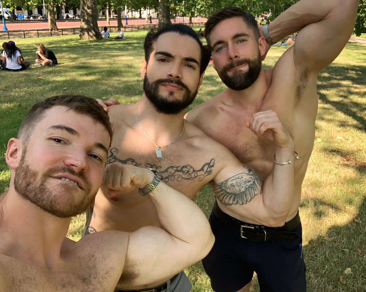 Flexing with my buddies @griffinbarrowsx & @iggylopezx We ended up doin...