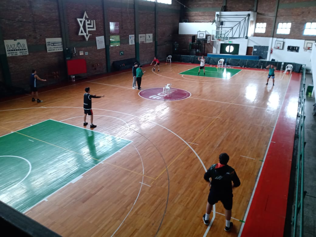 marcapersonalsf's tweet photo. 🏀😉 Los U19 y Primera División de @MacabiSantaFe retomaron sus entrenamientos en Junín y Belgrano 👏👏 https://t.co/9d8jb9F6kd